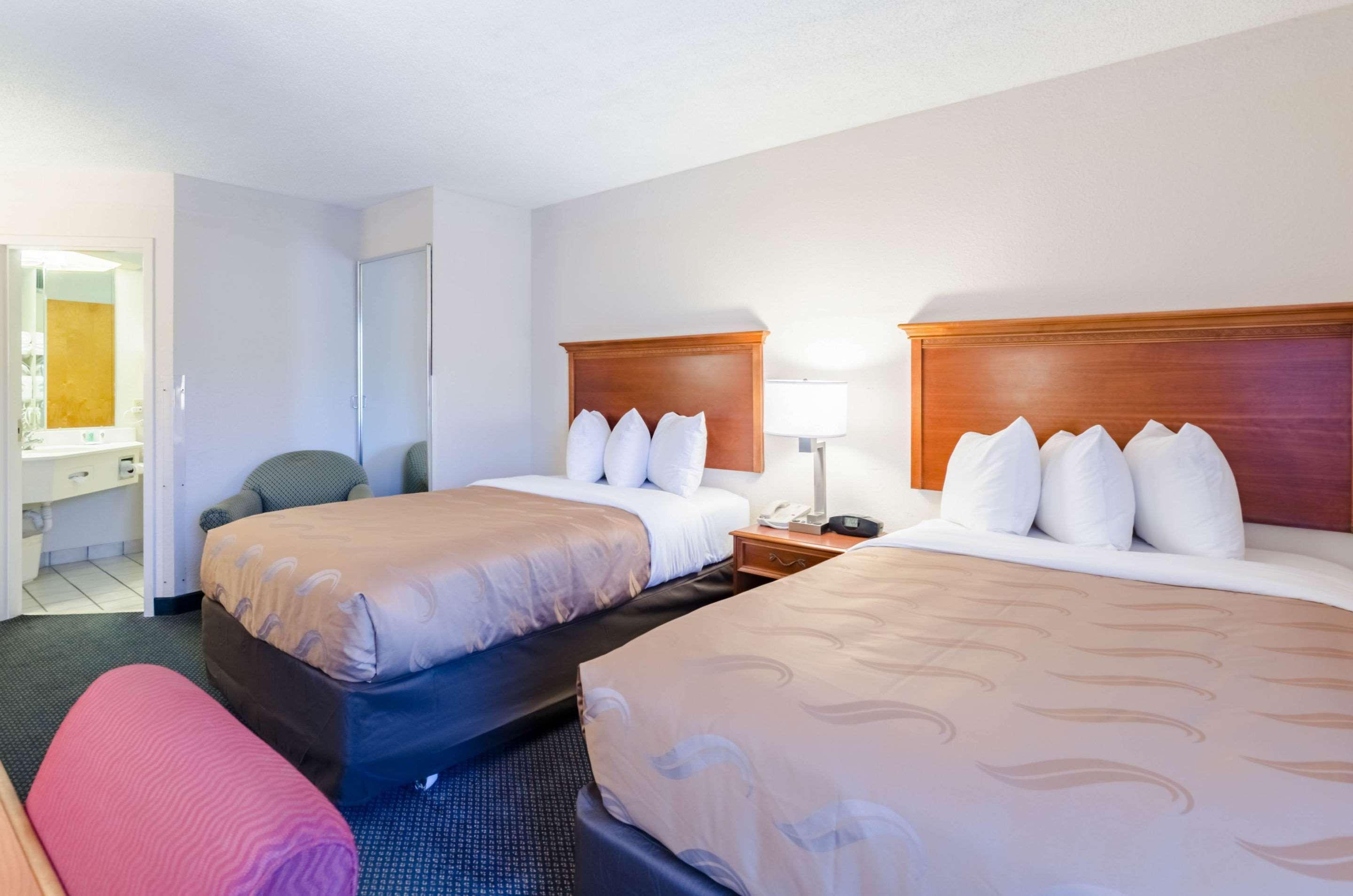 Quality Inn Lynchburg Near University Buitenkant foto